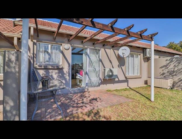 2 BEDROOM TOWNHOUSE FOR SALE IN GREENSTONE HILL
